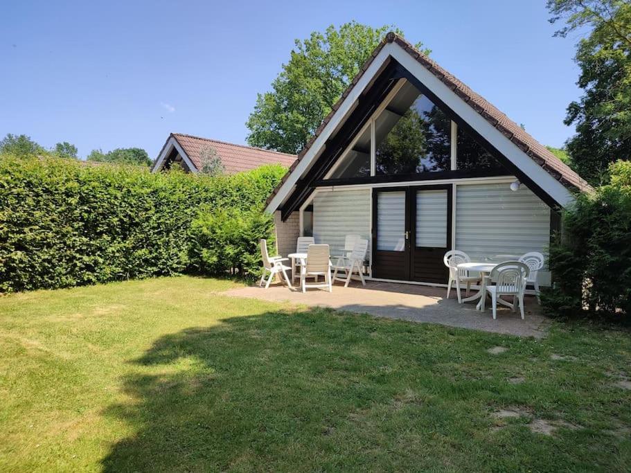 Vrijstaande Recreatiebungalow Met Slaapvide Posterholt Luaran gambar