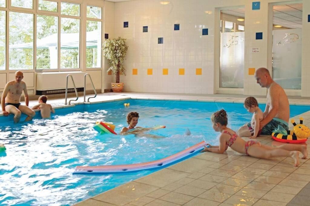 Vrijstaande Recreatiebungalow Met Slaapvide Posterholt Luaran gambar